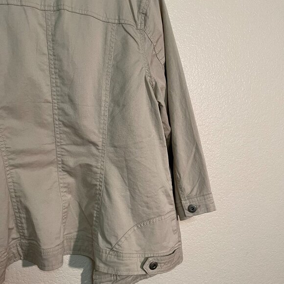 Light Khakis Jacker - Picture 6 of 6